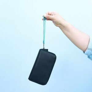 Marc by Marc Jacobs Pebble Leather Long Wallet Black Blue Unisex